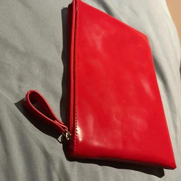 Shiseido Ginza Tokyo Red make-up bag - Picture 8 of 11